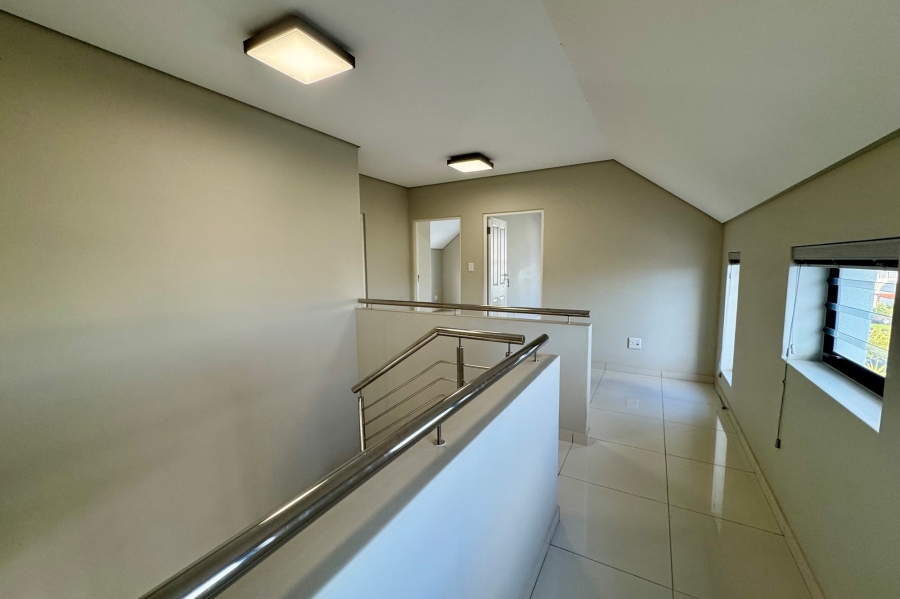 To Let 3 Bedroom Property for Rent in Graanendal Western Cape